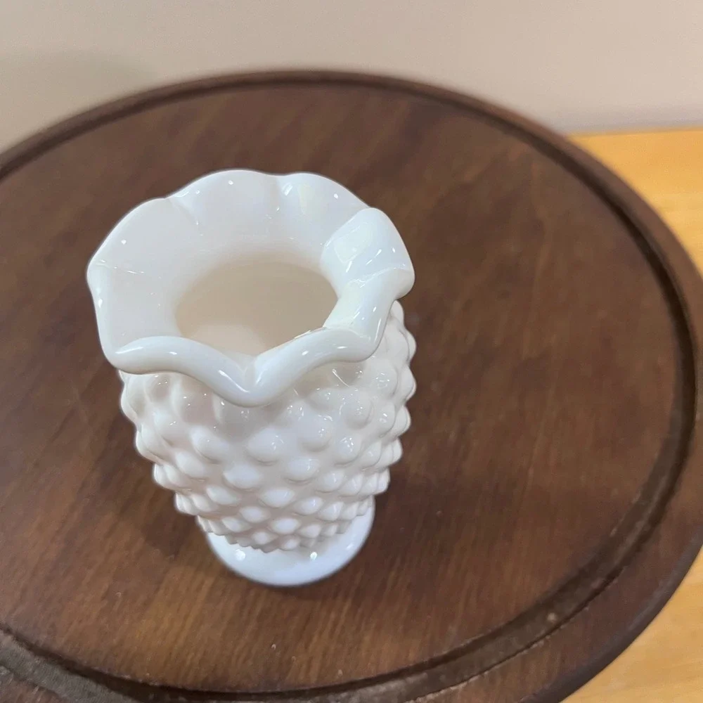 Vtg Fenton White Milk Glass Hobnail Ruffled Rim Bud Vase 3.75in